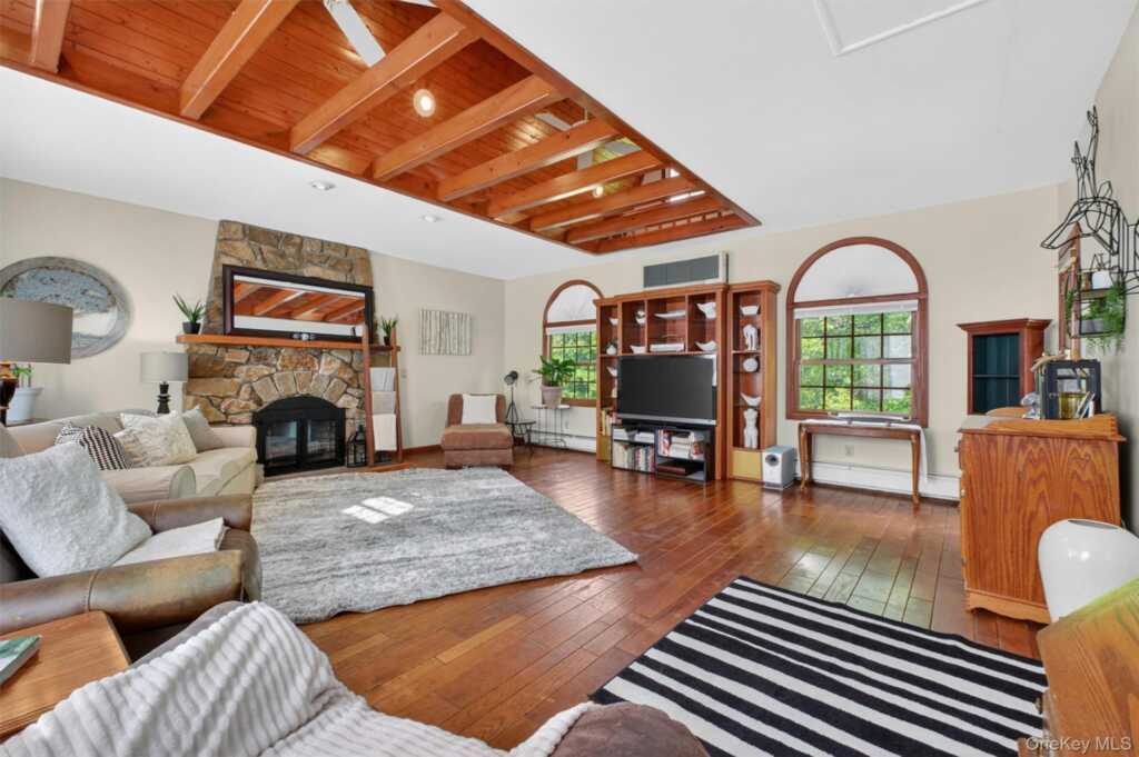 112 Dubois Road, New Paltz, NY 12561 - Photo 4 of 46