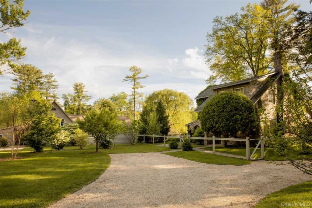 21-23 Library Lane, Woodstock, NY 12498 - Photo 2 of 50