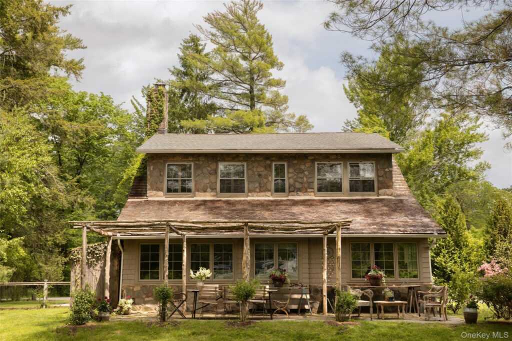 21-23 Library Lane, Woodstock, NY 12498 - Photo 3 of 50