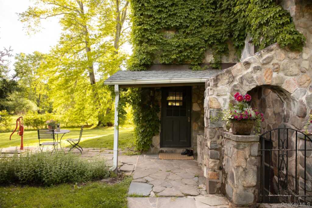 21-23 Library Lane, Woodstock, NY 12498 - Photo 6 of 50