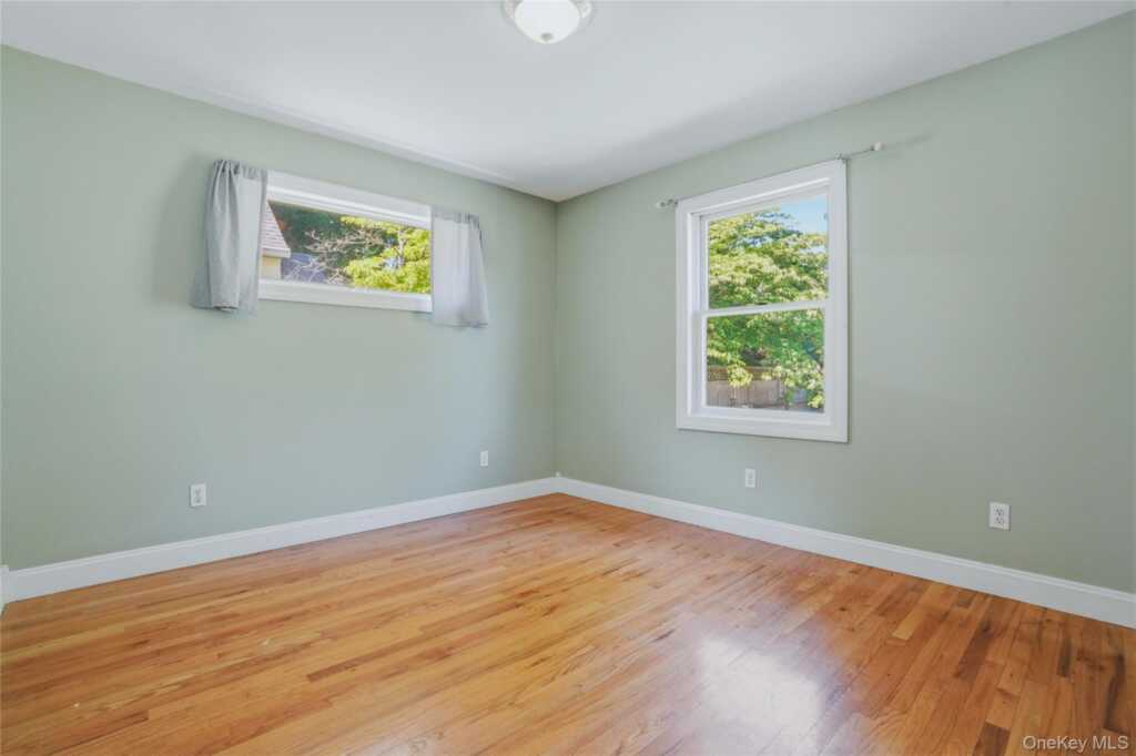 24 S Parsonage Street, Rhinebeck, NY 12572 - Photo 10 of 25