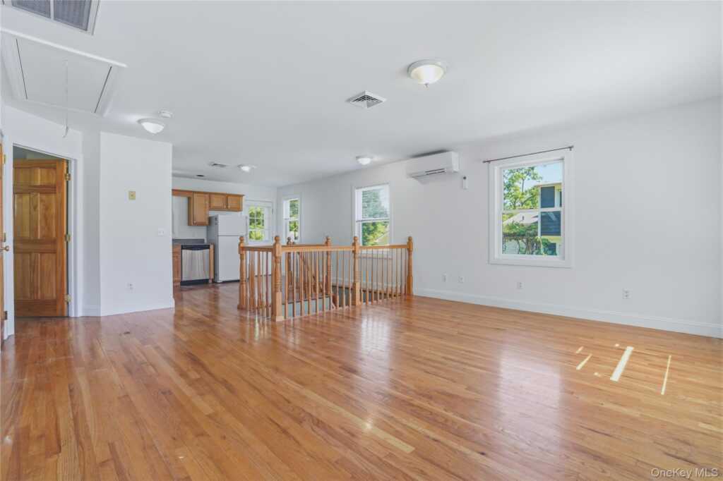 24 S Parsonage Street, Rhinebeck, NY 12572 - Photo 3 of 25