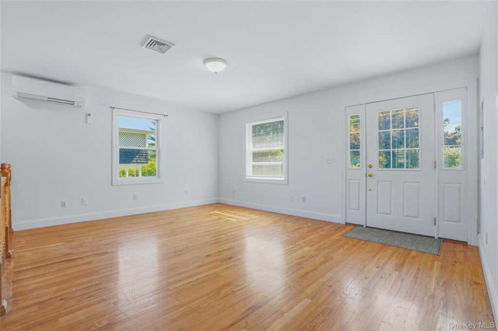 24 S Parsonage Street, Rhinebeck, NY 12572 - Photo 6 of 25