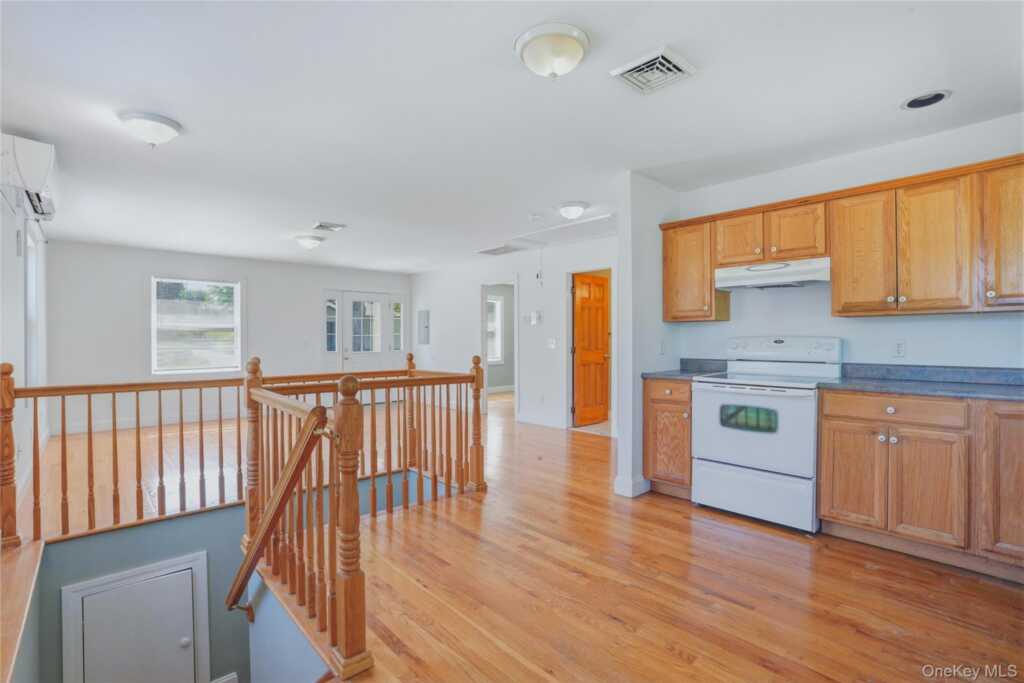 24 S Parsonage Street, Rhinebeck, NY 12572 - Photo 9 of 25