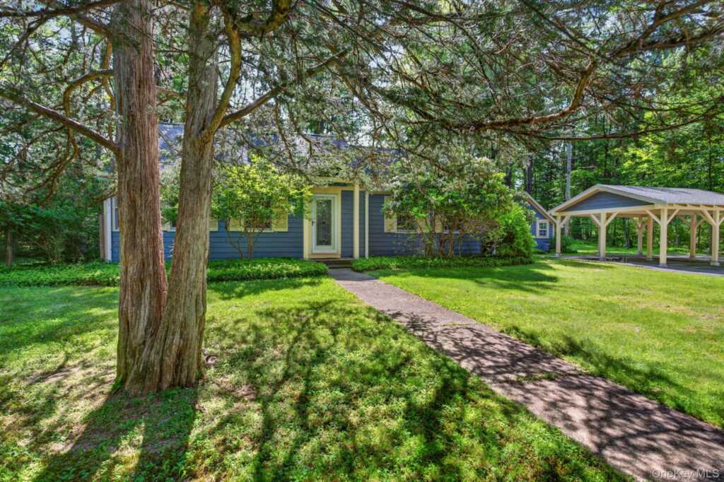 18 Playhouse Lane, Woodstock, NY 12498
