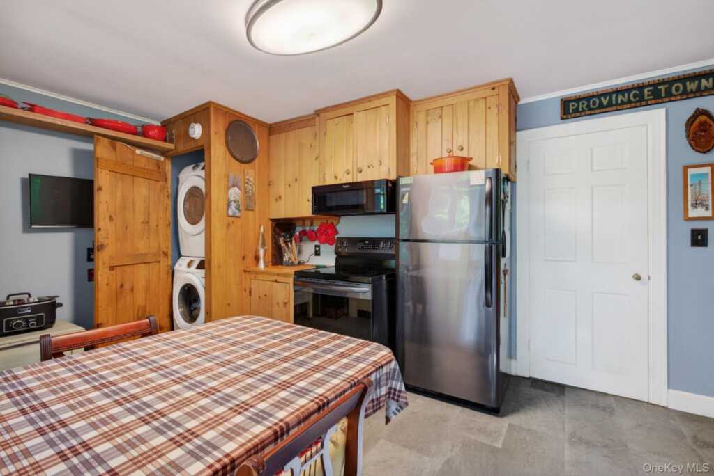 18 Playhouse Lane, Woodstock, NY 12498 - Photo 10 of 38