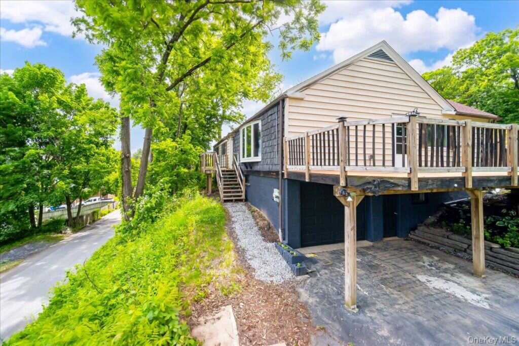 99 Moore Street, Kingston, NY 12401 - Photo 2 of 48