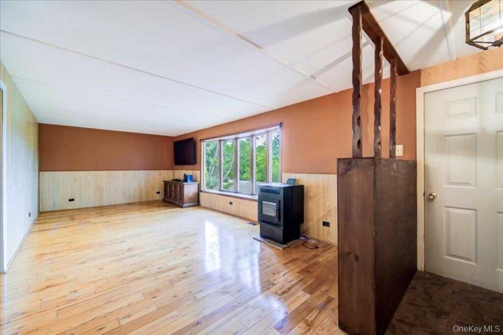 99 Moore Street, Kingston, NY 12401 - Photo 7 of 48