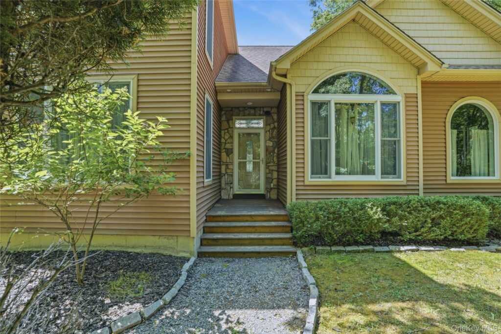 6 Foxwood Road, New Paltz, NY 12561 - Photo 4 of 47