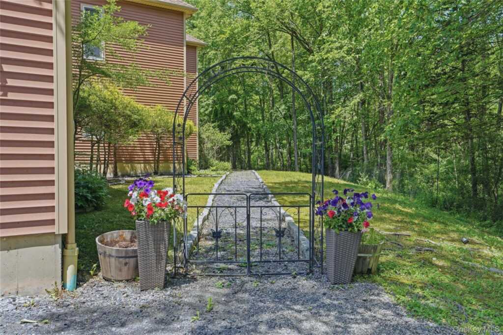 6 Foxwood Road, New Paltz, NY 12561 - Photo 41 of 47