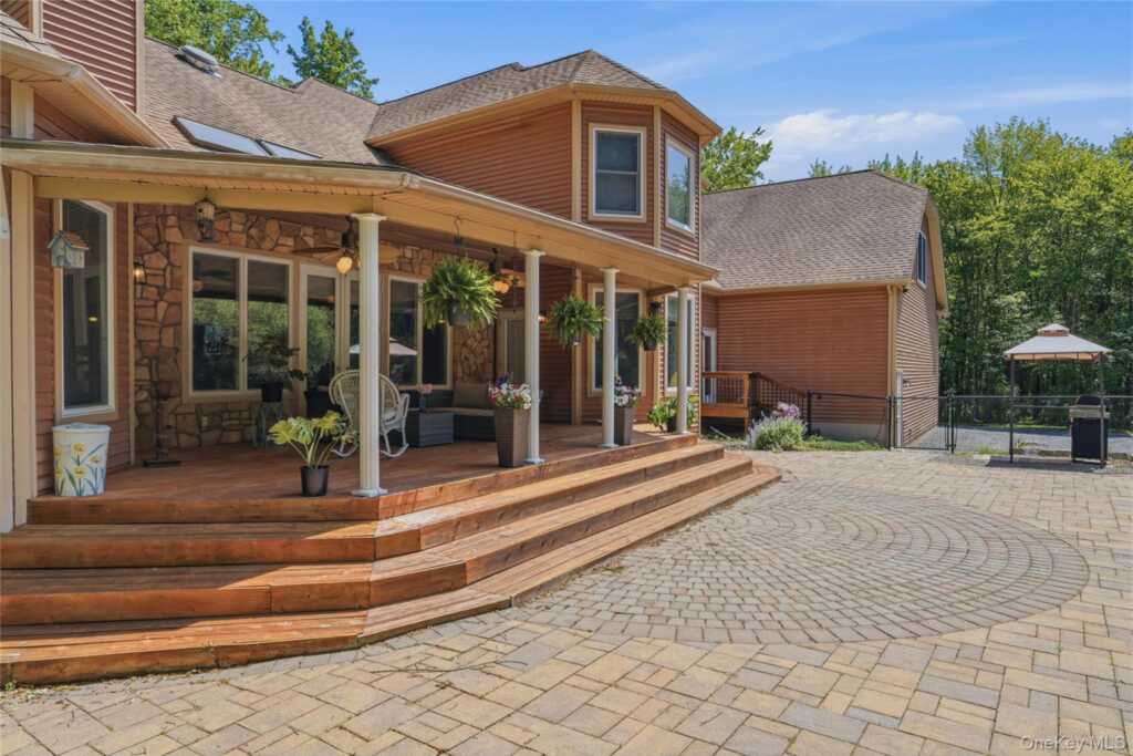 6 Foxwood Road, New Paltz, NY 12561 - Photo 5 of 47