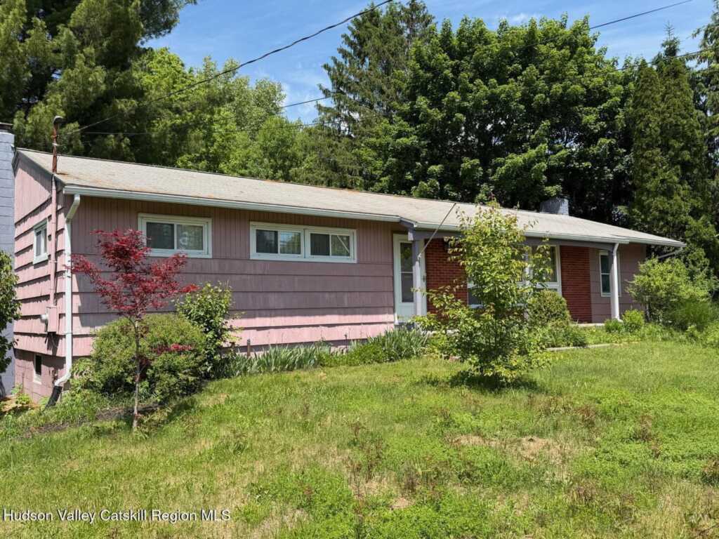 155 Rhinecliff Road, Rhinebeck, NY 12572 - Photo 2 of 14