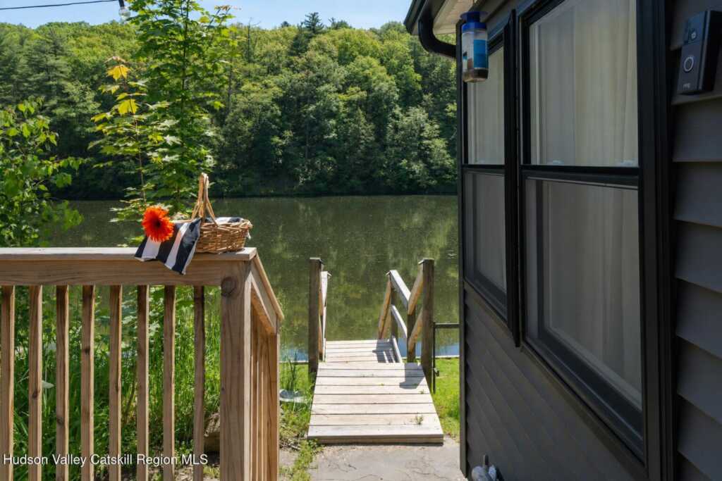 185 Esopus Creek Road, Saugerties, NY 12477 - Photo 2 of 23