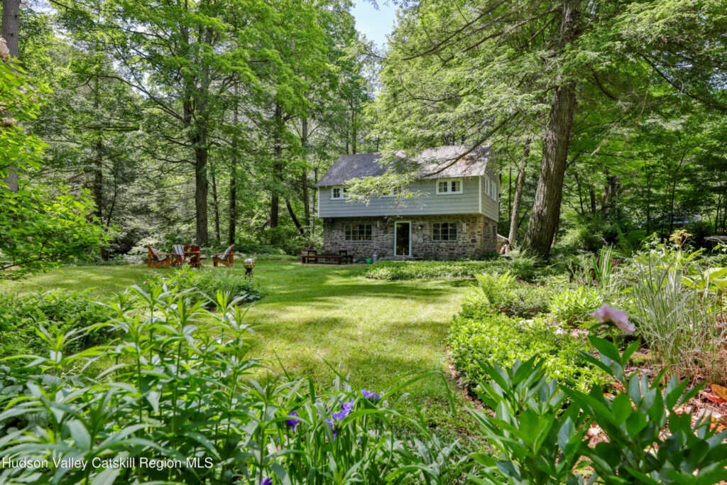 945 Woodland Valley Road, Phoenicia, NY 12464 - Photo 3 of 32