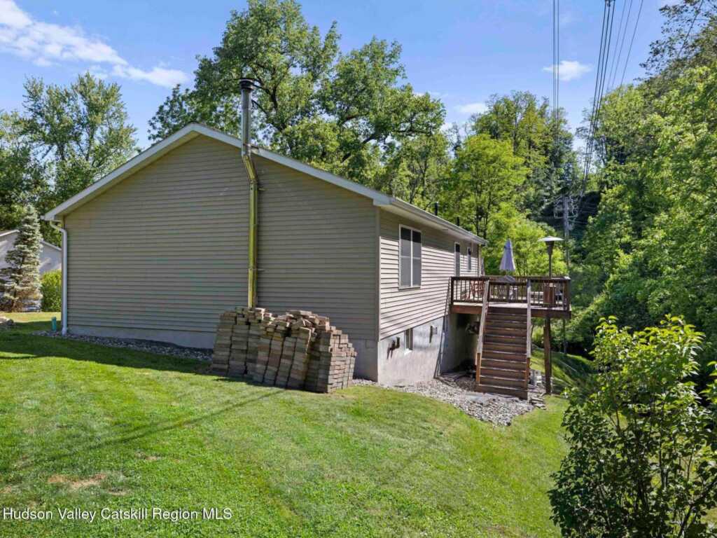 235 Wilbur Avenue, Kingston, NY 12401 - Photo 3 of 34