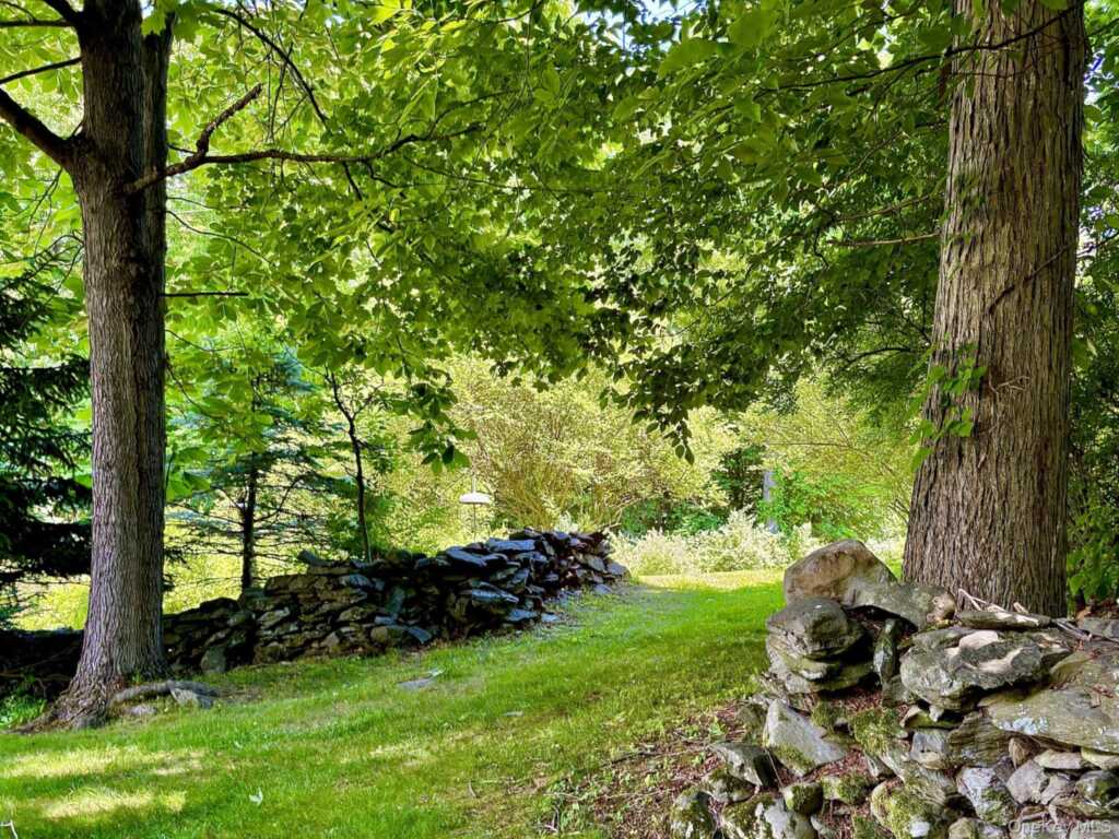 6 Kipsbergen Drive, Rhinebeck, NY 12572 - Photo 4 of 27