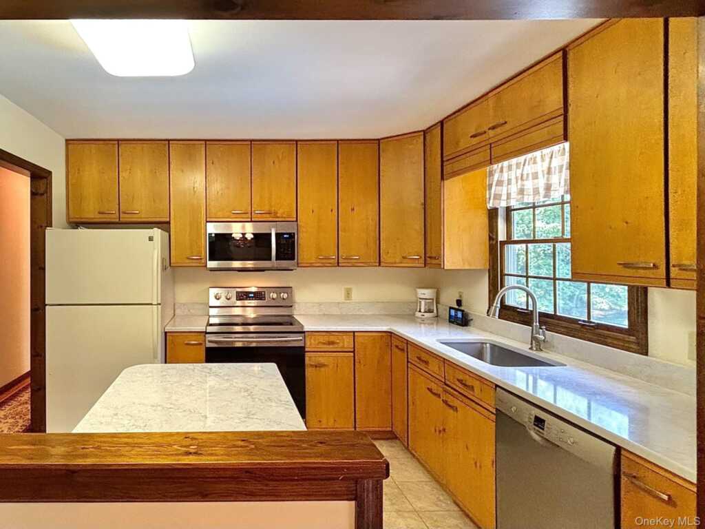 6 Kipsbergen Drive, Rhinebeck, NY 12572 - Photo 7 of 27