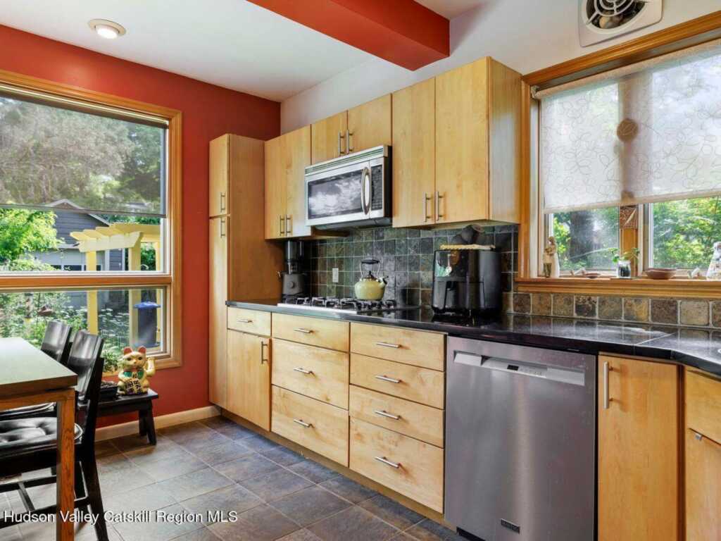 67 Fairmont Avenue, Kingston, NY 12401 - Photo 11 of 33