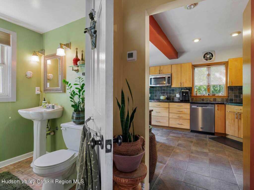 67 Fairmont Avenue, Kingston, NY 12401 - Photo 9 of 33