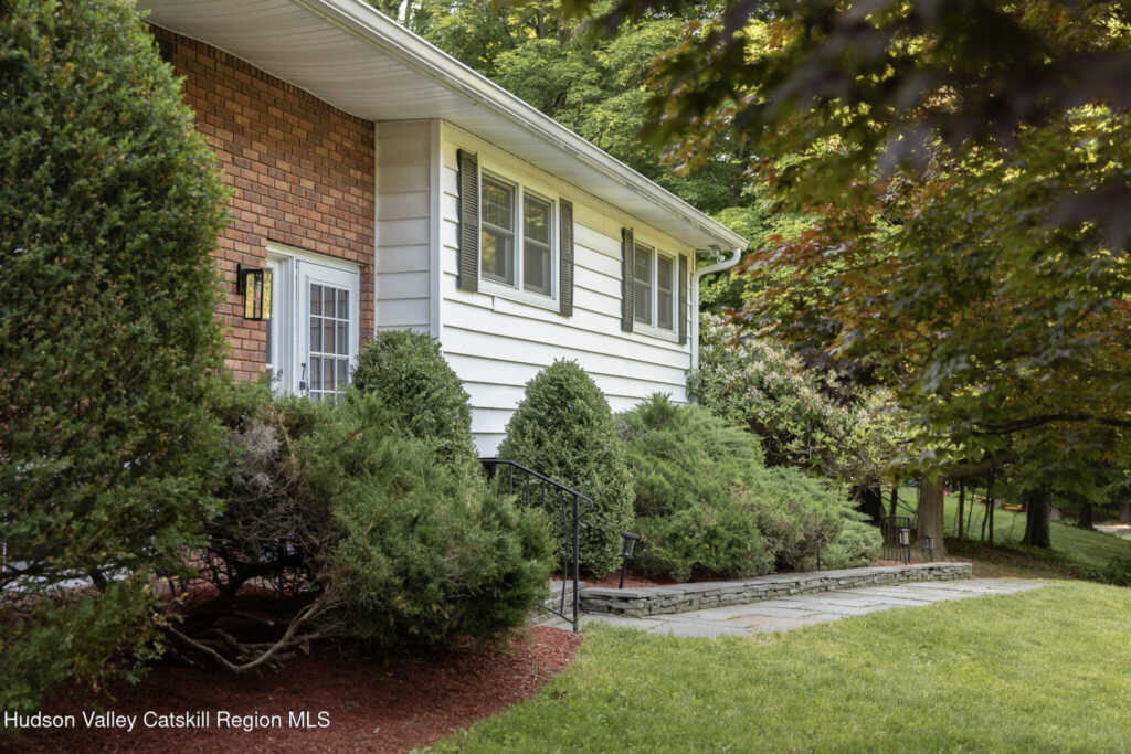 7 Arnold Drive, Woodstock, NY 12498 - Photo 3 of 50