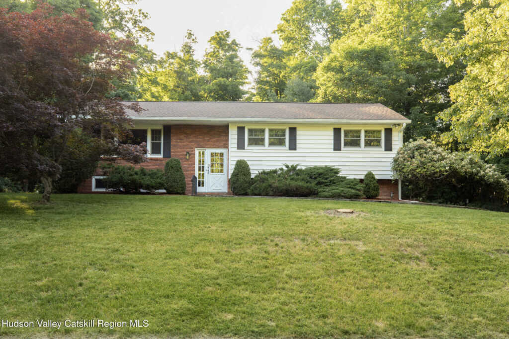 7 Arnold Drive, Woodstock, NY 12498 - Photo 4 of 50