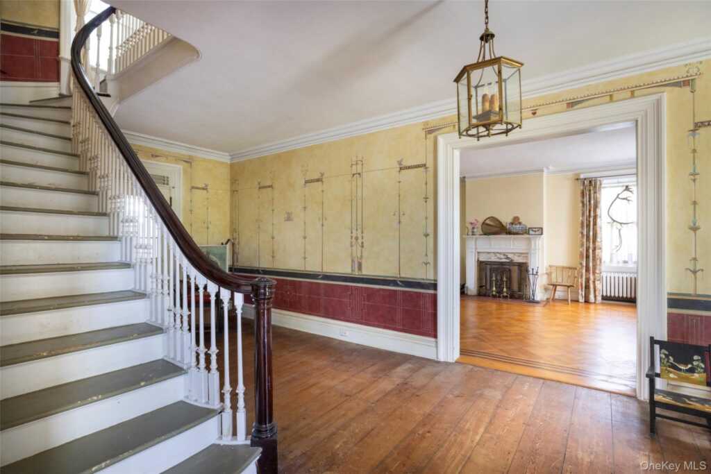 169 Albany Avenue, Kingston, NY 12401 - Photo 10 of 49