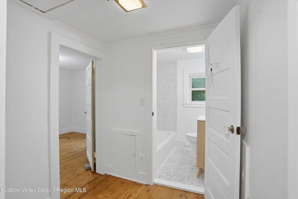 872 Route 212, Saugerties, NY 12477 - Photo 14 of 29