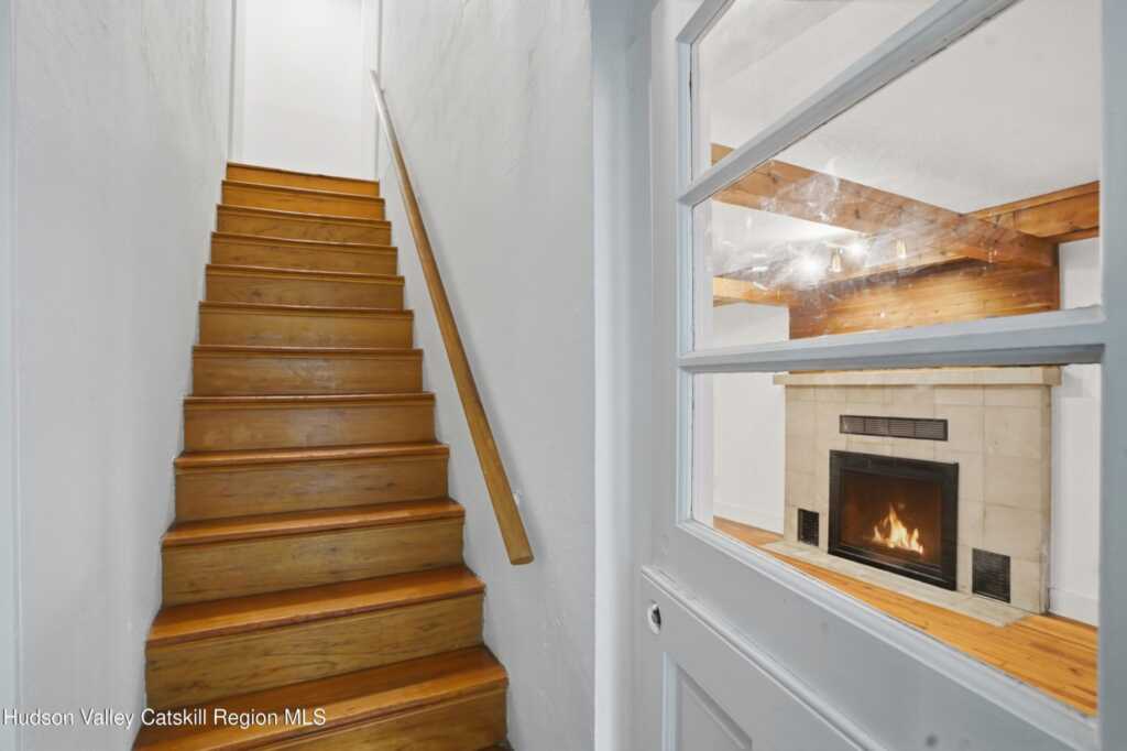 872 Route 212, Saugerties, NY 12477 - Photo 5 of 29