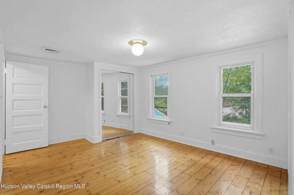 872 Route 212, Saugerties, NY 12477 - Photo 9 of 29