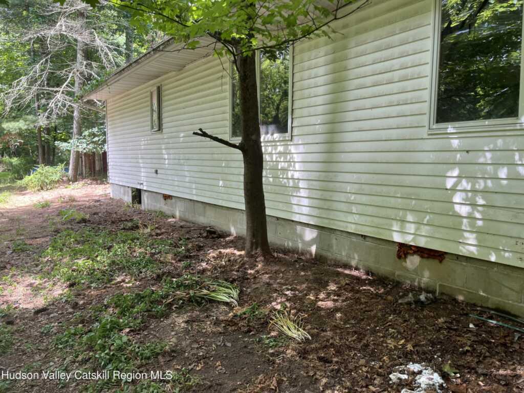 1145 Glasco Turnpike, Saugerties, NY 12477 - Photo 3 of 31