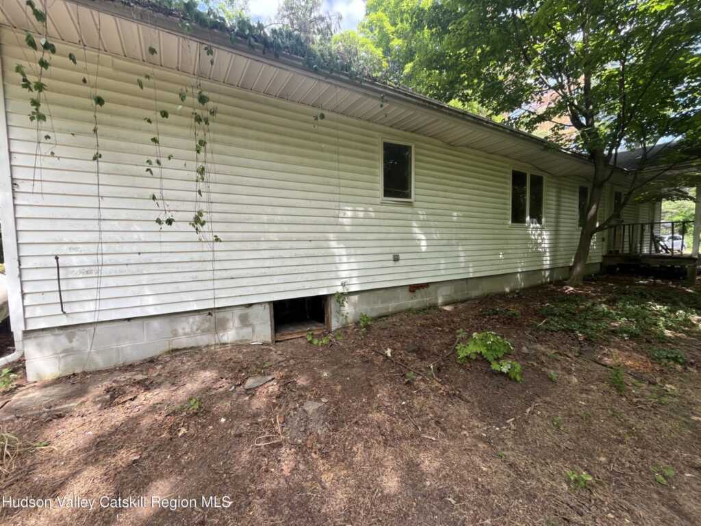 1145 Glasco Turnpike, Saugerties, NY 12477 - Photo 4 of 31