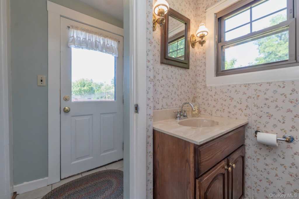 165 Clifton Avenue, Kingston, NY 12401 - Photo 18 of 50