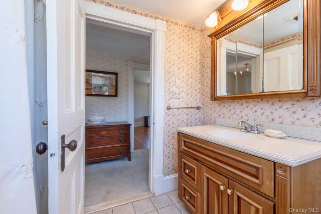 165 Clifton Avenue, Kingston, NY 12401 - Photo 25 of 50