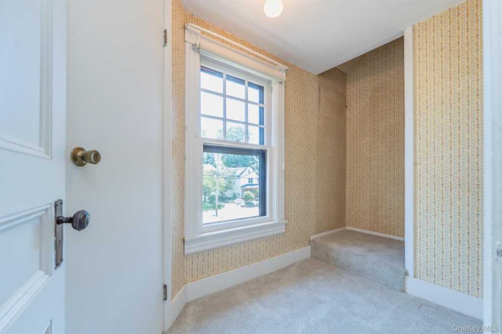 165 Clifton Avenue, Kingston, NY 12401 - Photo 29 of 50