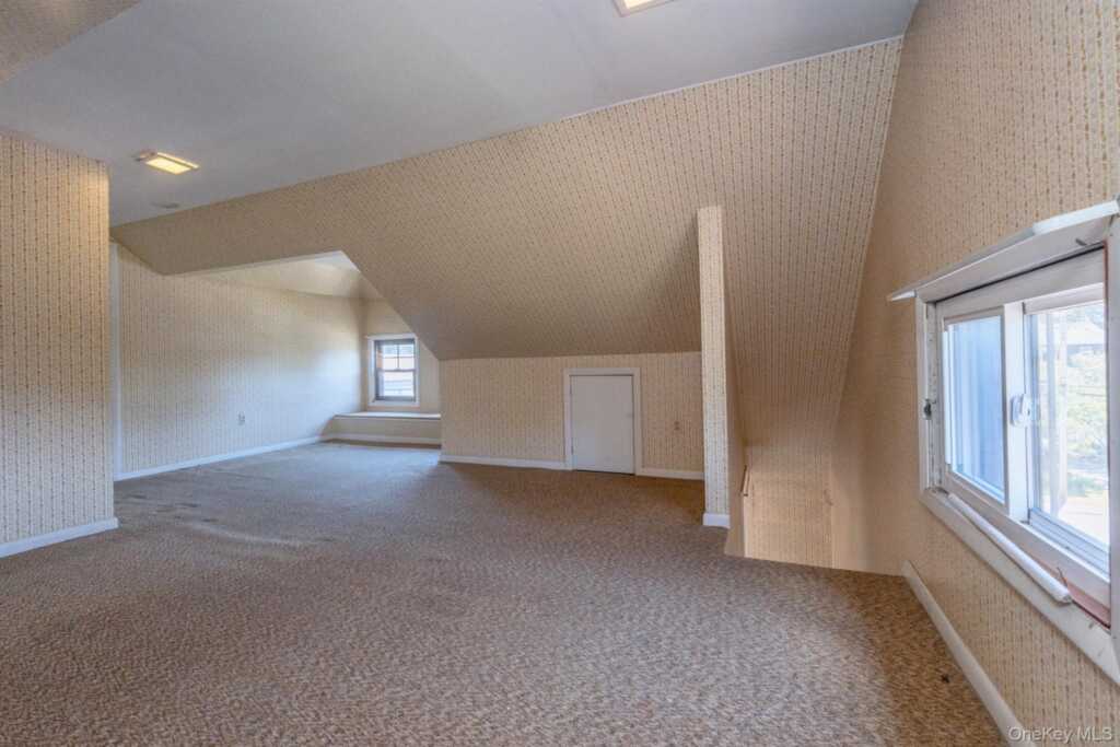 165 Clifton Avenue, Kingston, NY 12401 - Photo 31 of 50