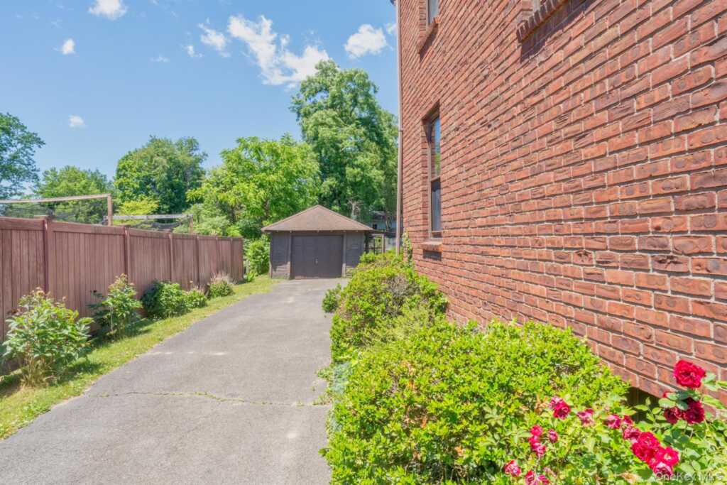 165 Clifton Avenue, Kingston, NY 12401 - Photo 34 of 50