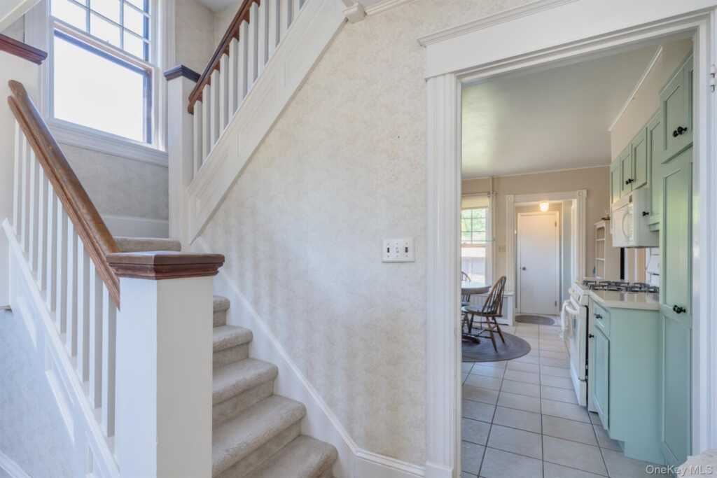 165 Clifton Avenue, Kingston, NY 12401 - Photo 5 of 50