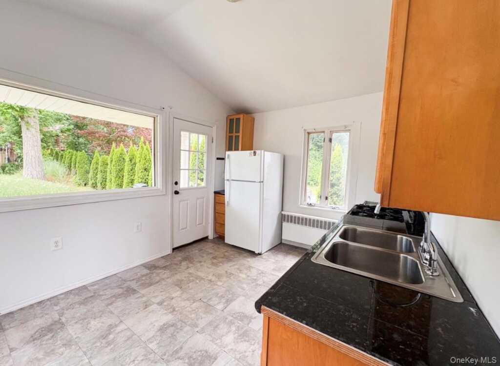 194 Hurley Avenue, Kingston, NY 12401 - Photo 3 of 9