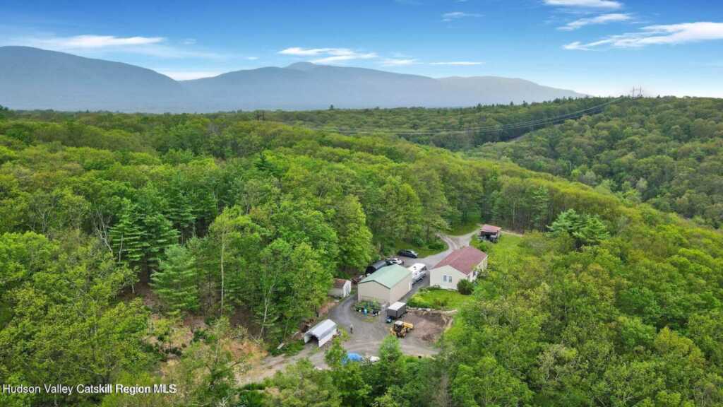 199 Echo Hill Road, Saugerties, NY 12477 - Photo 2 of 38