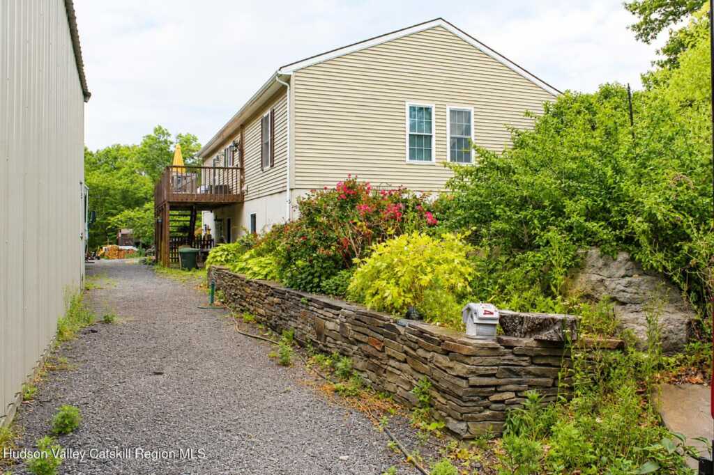199 Echo Hill Road, Saugerties, NY 12477 - Photo 3 of 38