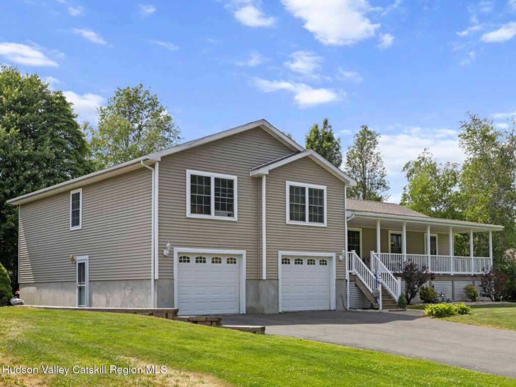 34 Lancelot Drive, Saugerties, NY 12477