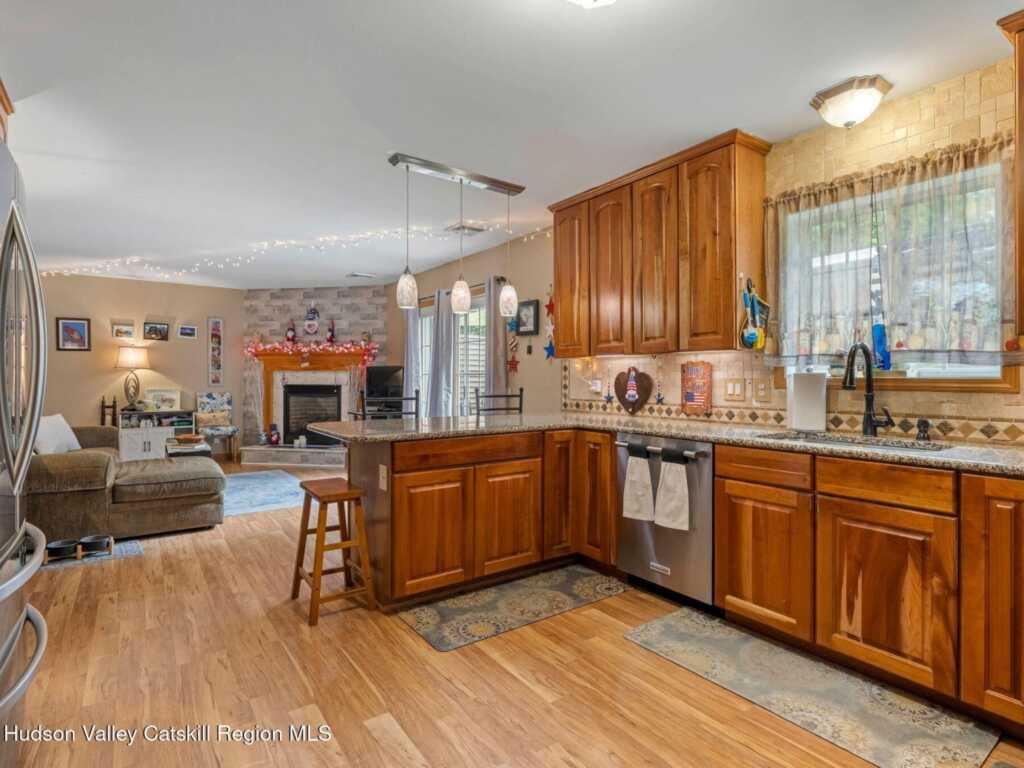 34 Lancelot Drive, Saugerties, NY 12477 - Photo 10 of 50