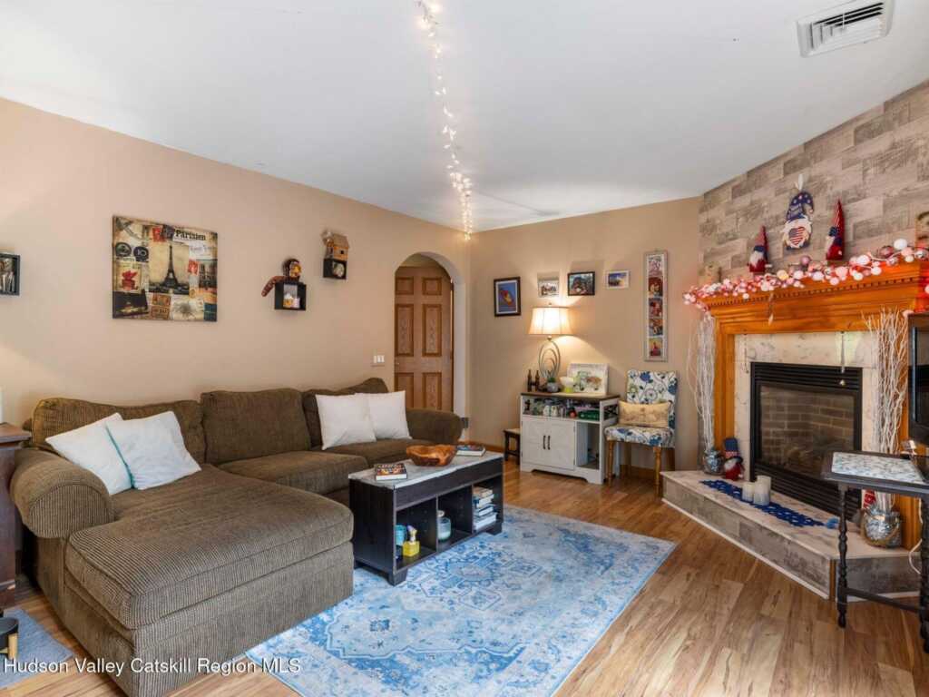 34 Lancelot Drive, Saugerties, NY 12477 - Photo 5 of 50