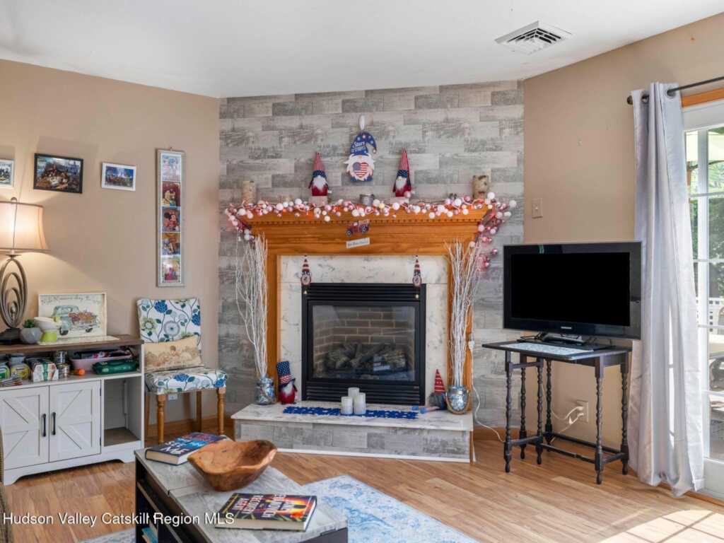 34 Lancelot Drive, Saugerties, NY 12477 - Photo 6 of 50