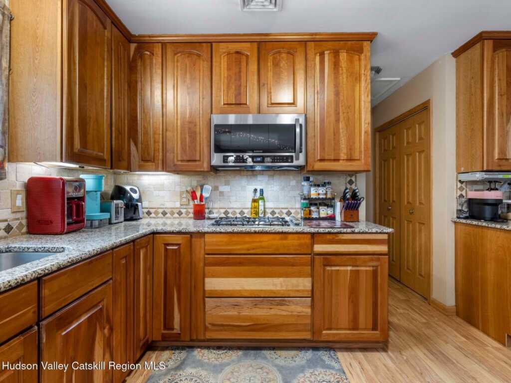 34 Lancelot Drive, Saugerties, NY 12477 - Photo 9 of 50
