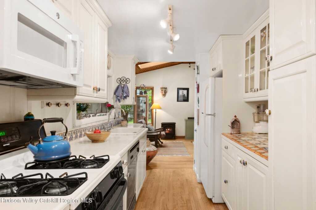 2323 Glasco Turnpike, Woodstock, NY 12498 - Photo 4 of 19