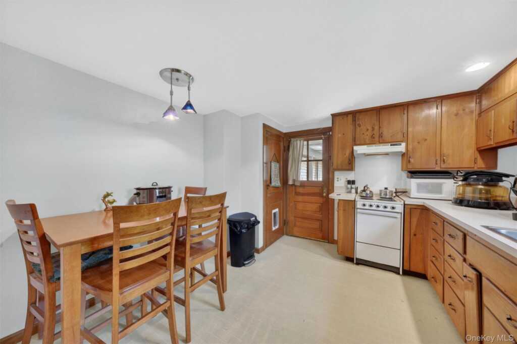 32 Merilina Avenue, Kingston, NY 12401 - Photo 7 of 26