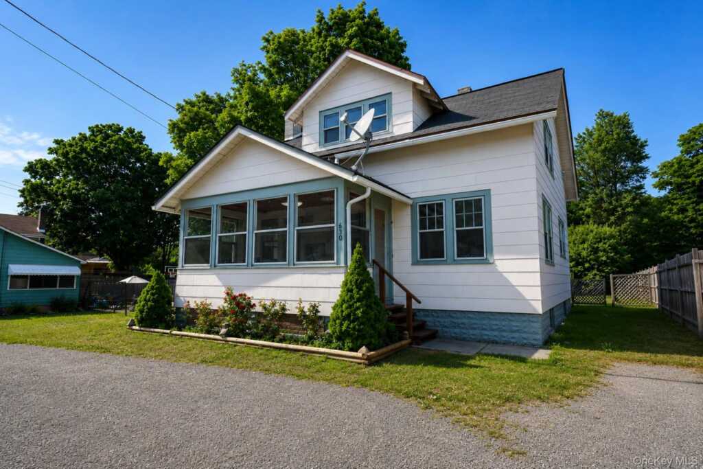 630 Route 212, Saugerties, NY 12477