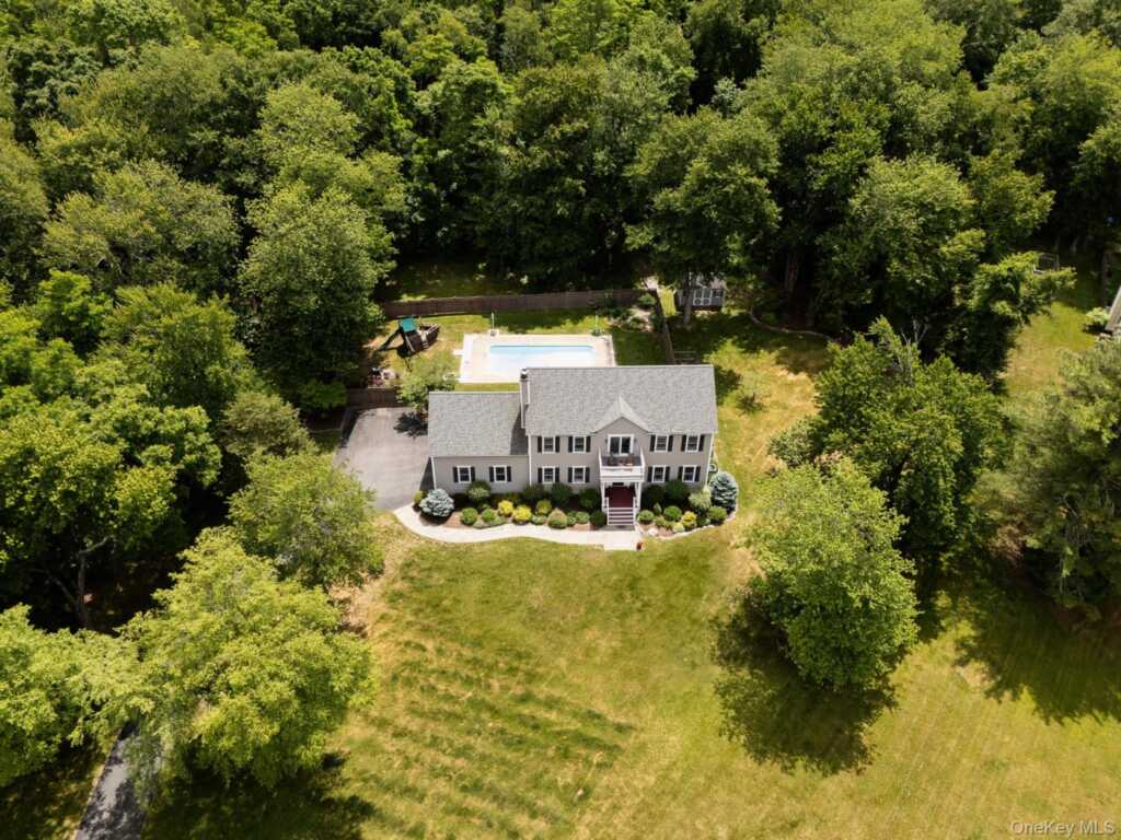 12 Ann Drive, Rhinebeck, NY 12572 - Photo 2 of 24