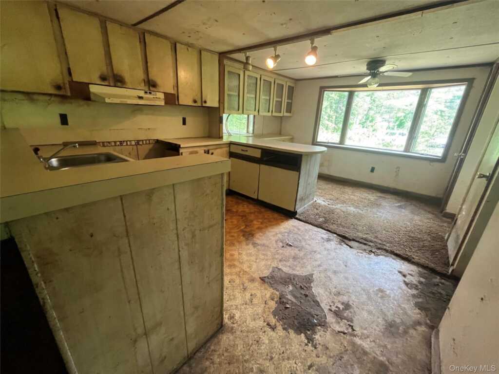 1145 Glasco Turnpike, Saugerties, NY 12477 - Photo 13 of 38